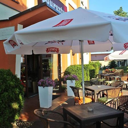 Hotel Bursztyn Калиш Экстерьер фото