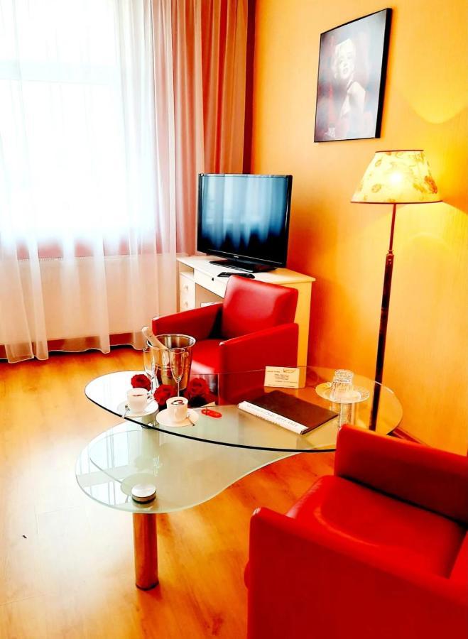 Hotel Bursztyn Калиш Экстерьер фото