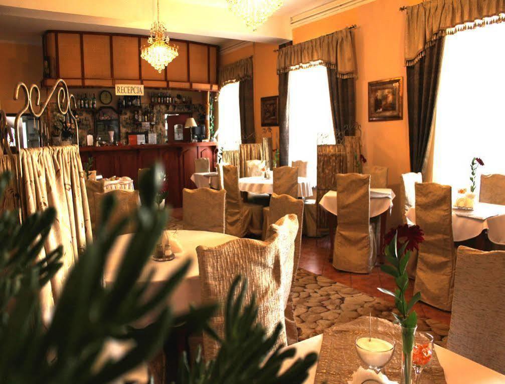 Hotel Bursztyn Калиш Экстерьер фото
