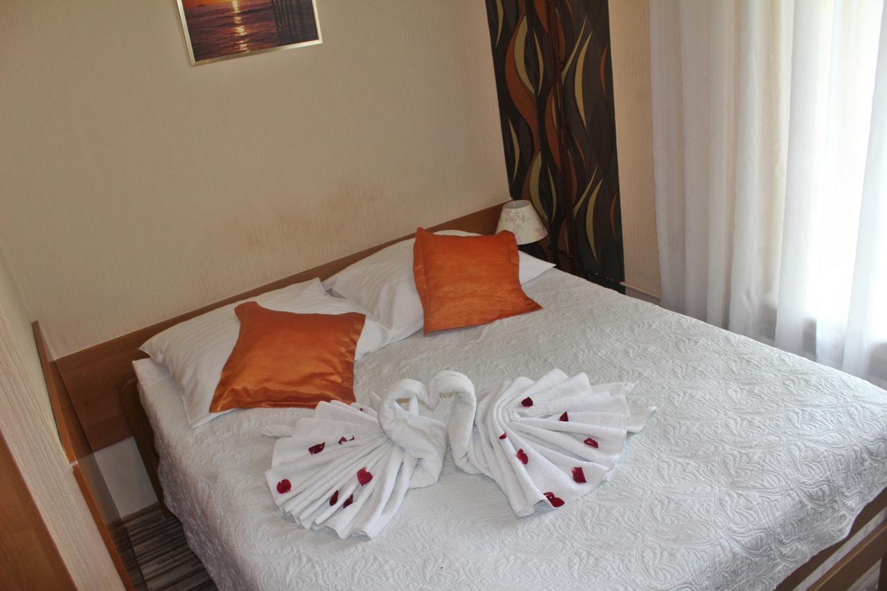 Hotel Bursztyn Калиш Экстерьер фото
