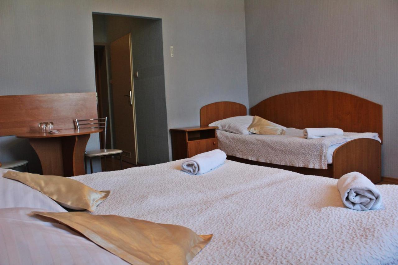 Hotel Bursztyn Калиш Экстерьер фото