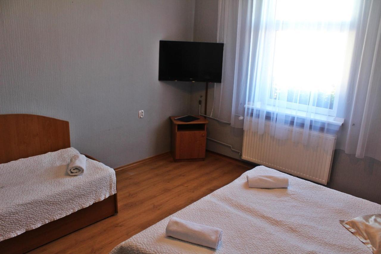 Hotel Bursztyn Калиш Экстерьер фото